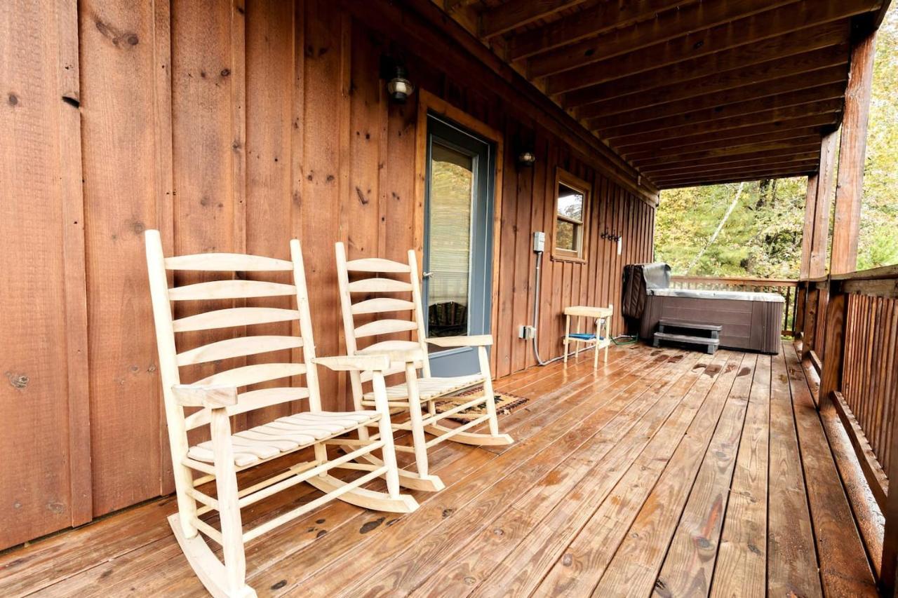 Вилла Smoky Mtn Hideaway - Cabin W/ Hot Tub & Pool Table Севьервилл Экстерьер фото