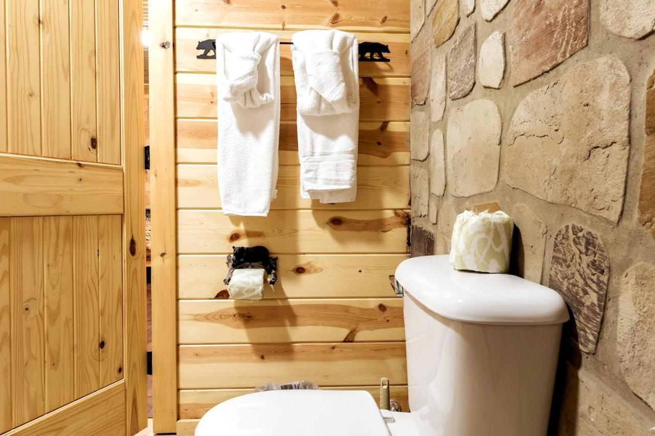 Вилла Smoky Mtn Hideaway - Cabin W/ Hot Tub & Pool Table Севьервилл Экстерьер фото